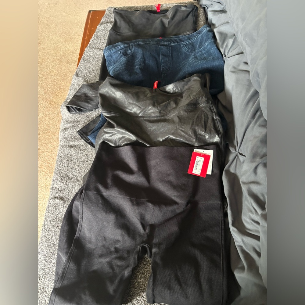 Spanx blundle of 4 pairs